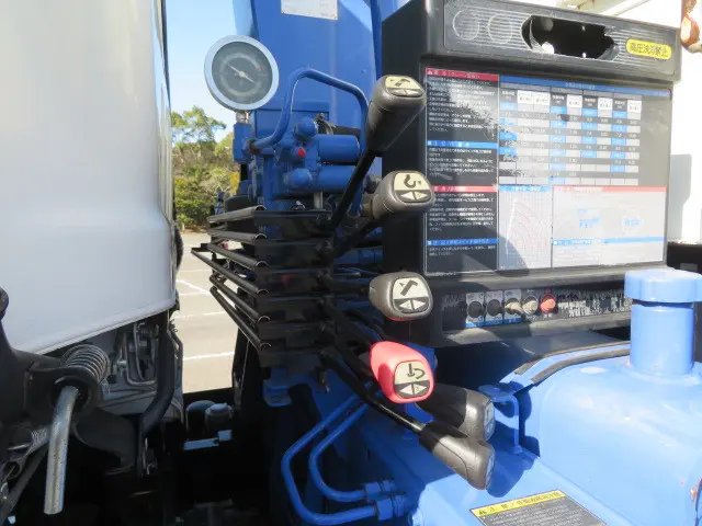 いすゞ フォワード 2RG-FSR90S2(2WD)の写真36