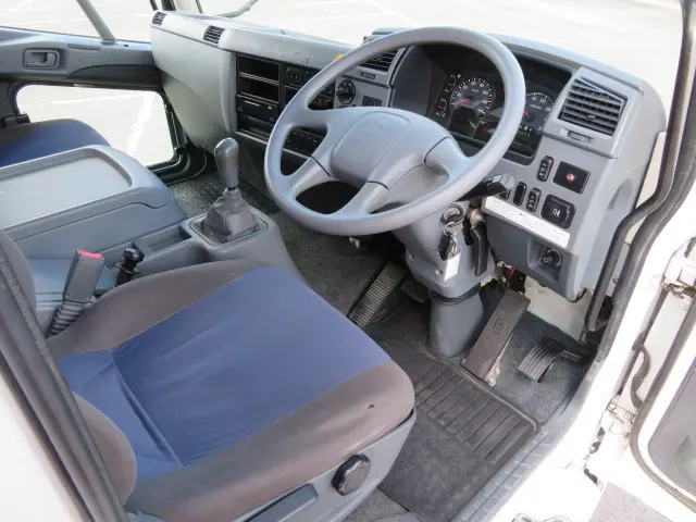 三菱 ファイター QKG-FK62FZ(2WD)の写真9