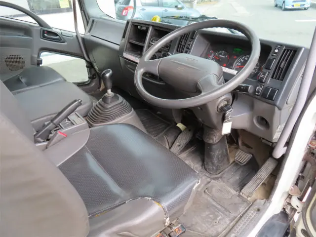 いすゞ フォワード SKG-FRR90S2(2WD)の写真9