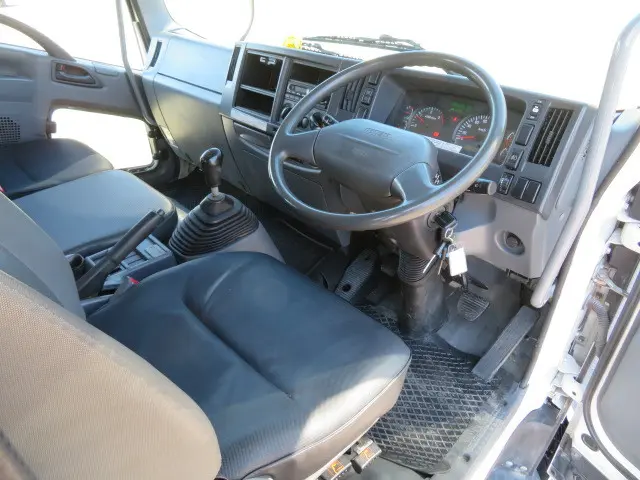 いすゞ フォワード SKG-FRR90S2(2WD)の写真9