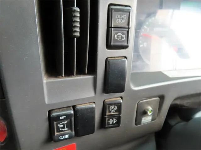 いすゞ フォワード SKG-FRR90S2(2WD)の写真15