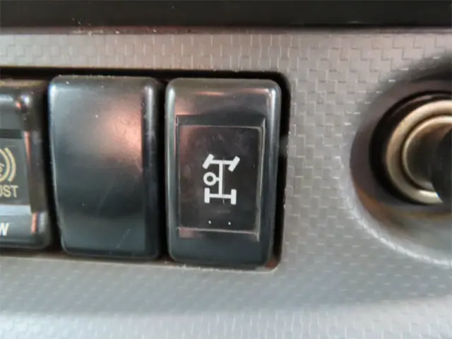 いすゞ フォワード SKG-FRR90S2(2WD)の写真16