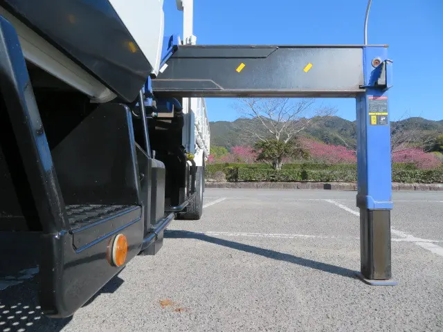 いすゞ フォワード SKG-FRR90S2(2WD)の写真18