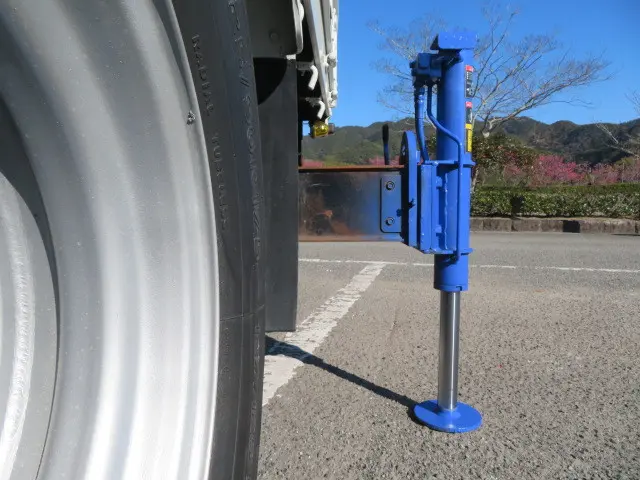 いすゞ フォワード SKG-FRR90S2(2WD)の写真20