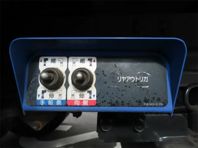 いすゞ フォワード SKG-FRR90S2(2WD)の写真36