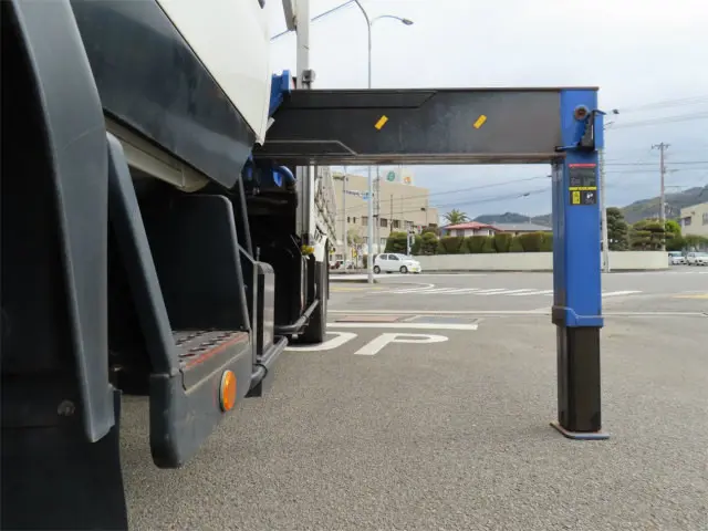 いすゞ フォワード SKG-FRR90S2(2WD)の写真37