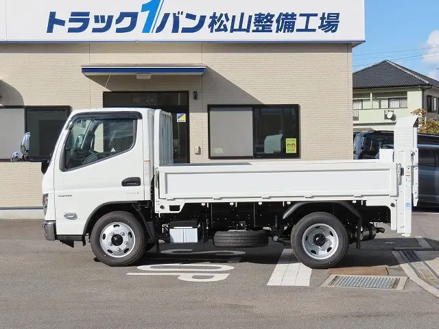 三菱 キャンター 2RG-FBAV0(2WD)の写真3