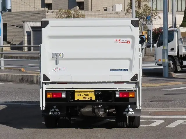 三菱 キャンター 2RG-FBAV0(2WD)の写真7