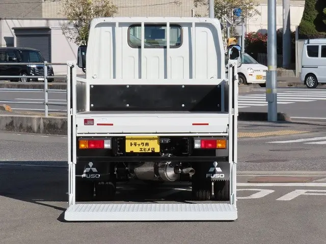 三菱 キャンター 2RG-FBAV0(2WD)の写真8