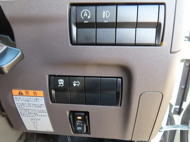 三菱 キャンター 2RG-FBAV0(2WD)の写真15