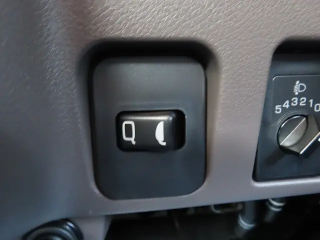 三菱 キャンター 2RG-FBAV0(2WD)の写真17