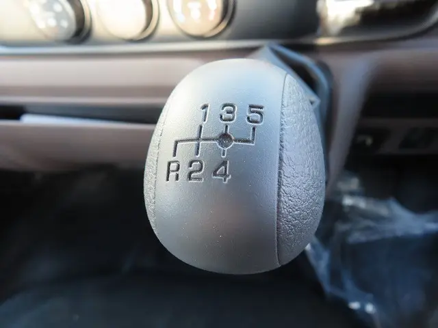 三菱 キャンター 2RG-FBAV0(2WD)の写真19