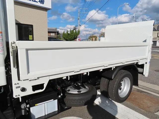 三菱 キャンター 2RG-FBAV0(2WD)の写真30