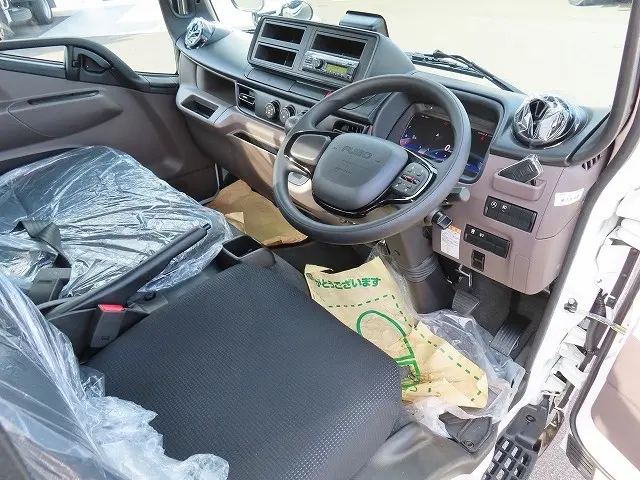 三菱 キャンター 2RG-FBA20(2WD)の写真12
