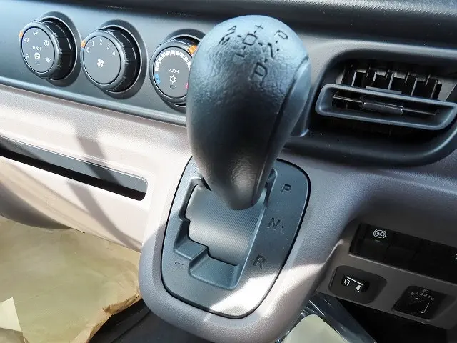 三菱 キャンター 2RG-FBA20(2WD)の写真20