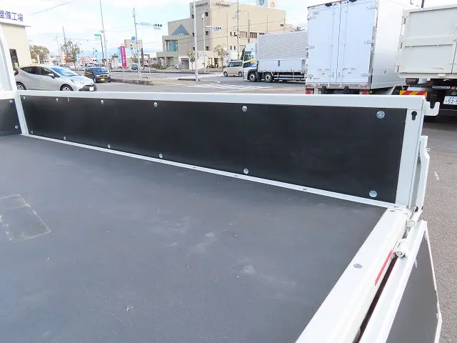 三菱 キャンター 2RG-FBA20(2WD)の写真30