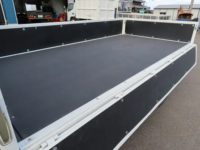 三菱 キャンター 2RG-FBA20(2WD)の写真32