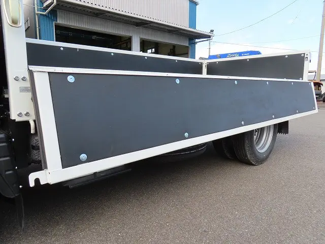 三菱 キャンター 2RG-FBA20(2WD)の写真33