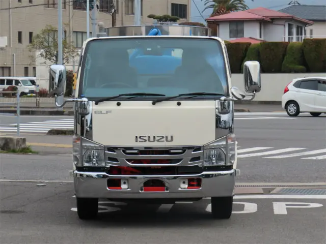 いすゞ エルフ 2PG-NKR88YN(2WD)の写真5