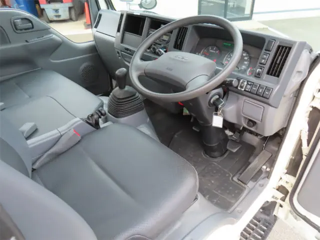 いすゞ エルフ 2PG-NKR88YN(2WD)の写真8