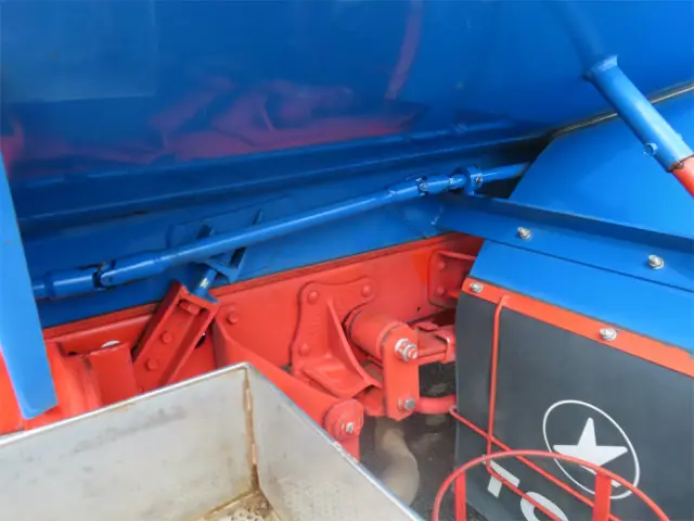 いすゞ エルフ 2PG-NKR88YN(2WD)の写真21