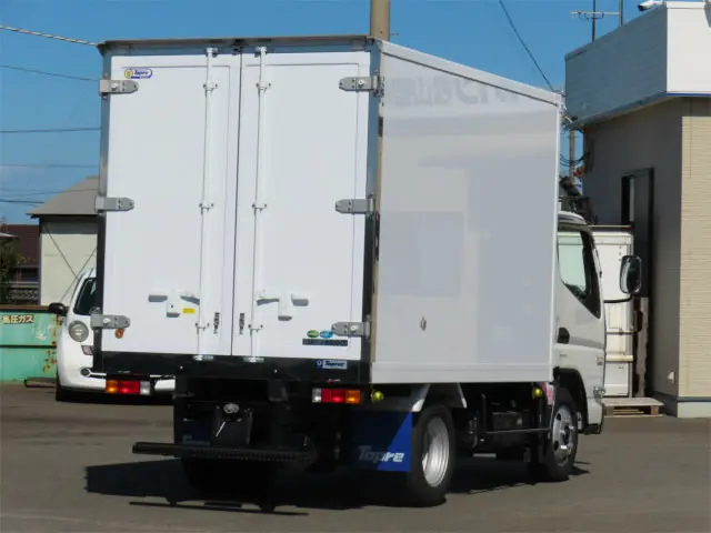 三菱 キャンター 2RG-FBAV0(2WD)の写真3