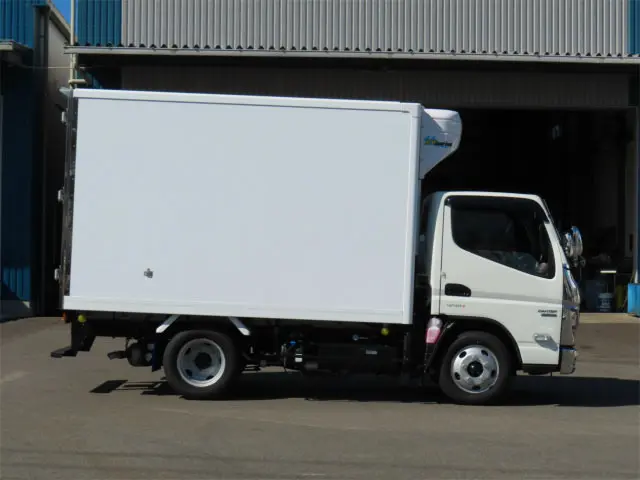 三菱 キャンター 2RG-FBAV0(2WD)の写真5