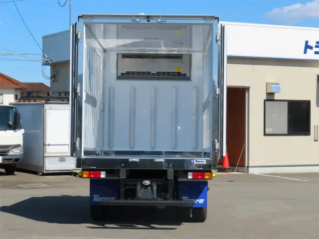 三菱 キャンター 2RG-FBAV0(2WD)の写真9