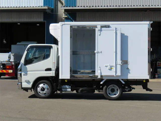 三菱 キャンター 2RG-FBAV0(2WD)の写真10