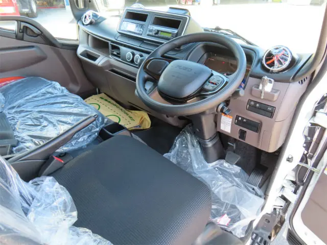 三菱 キャンター 2RG-FBAV0(2WD)の写真12