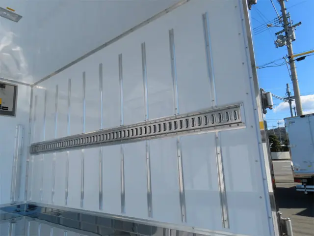 三菱 キャンター 2RG-FBAV0(2WD)の写真30