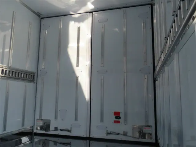 三菱 キャンター 2RG-FBAV0(2WD)の写真32