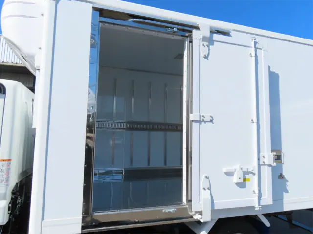 三菱 キャンター 2RG-FBAV0(2WD)の写真35