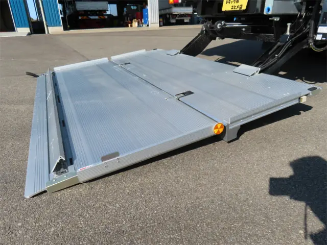 三菱 ファイター 2KG-FK65F(2WD)の写真36