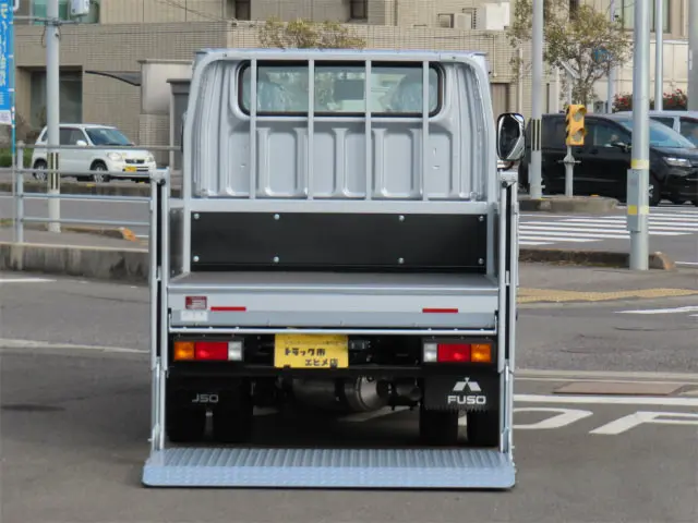 三菱 キャンター 2RG-FBA20(2WD)の写真8