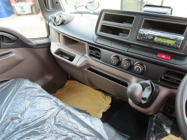 三菱 キャンター 2RG-FBA20(2WD)の写真17