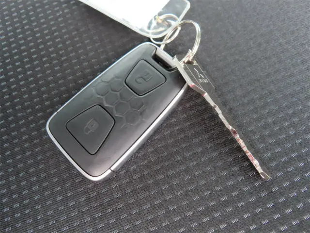 三菱 キャンター 2RG-FBA20(2WD)の写真24