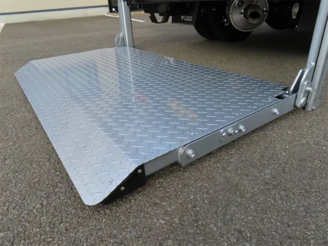 三菱 キャンター 2RG-FBA20(2WD)の写真33