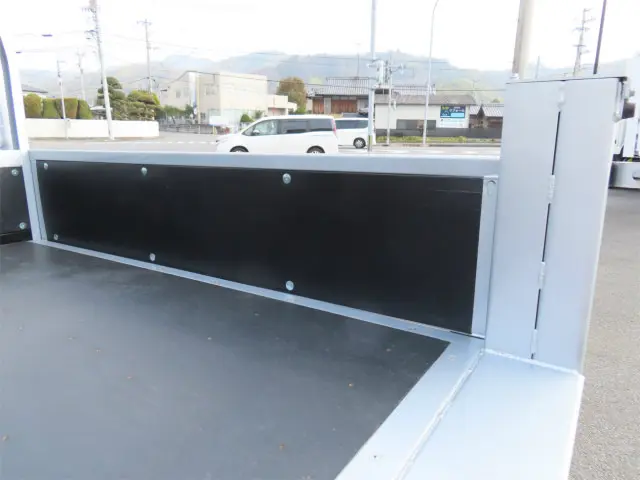 三菱 キャンター 2RG-FBA20(2WD)の写真33