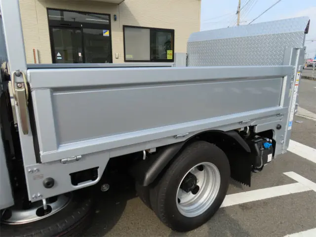 三菱 キャンター 2RG-FBA20(2WD)の写真35