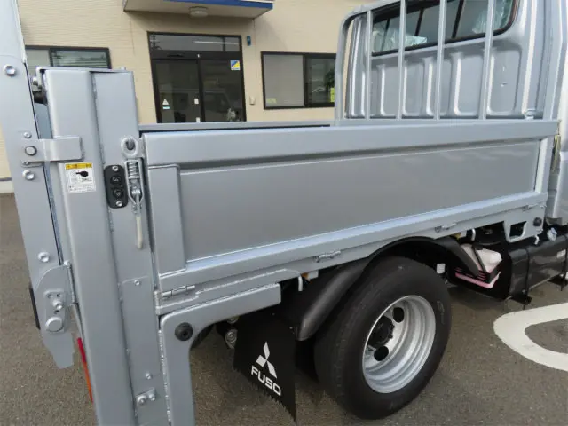 三菱 キャンター 2RG-FBA20(2WD)の写真36