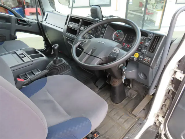 いすゞ フォワード 2RG-FSR90S2(2WD)の写真7