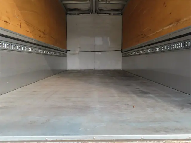 いすゞ フォワード 2RG-FSR90S2(2WD)の写真21