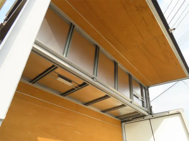 いすゞ フォワード 2RG-FSR90S2(2WD)の写真30