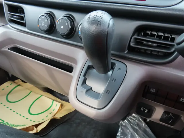 三菱 キャンター 2RG-FBA20(2WD)の写真17