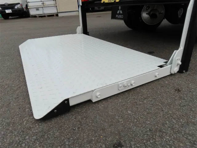 三菱 キャンター 2RG-FBA20(2WD)の写真35