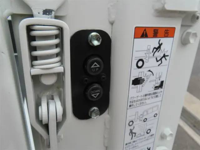 三菱 キャンター 2RG-FBA20(2WD)の写真36