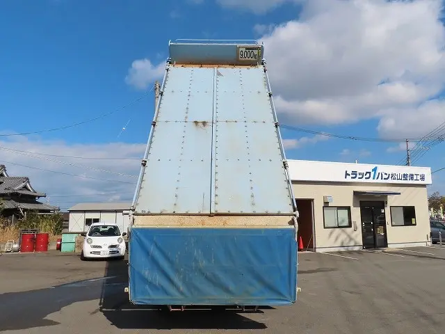 いすゞ ギガ QKG-CXZ77AT(6x4)の写真8