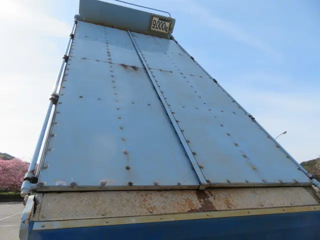 いすゞ ギガ QKG-CXZ77AT(6x4)の写真29