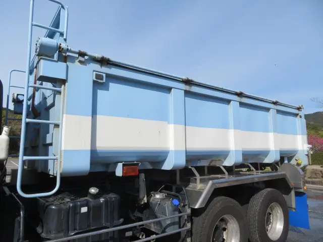 いすゞ ギガ QKG-CXZ77AT(6x4)の写真30